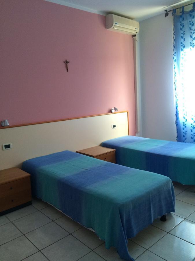 Lo Scoglio Hotel Castelnuovo del Garda Buitenkant foto