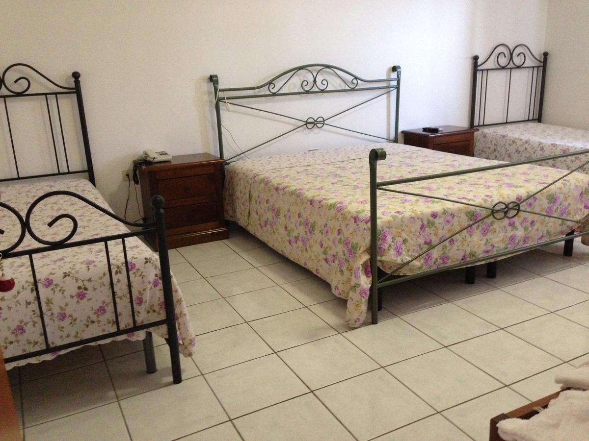 Lo Scoglio Hotel Castelnuovo del Garda Buitenkant foto